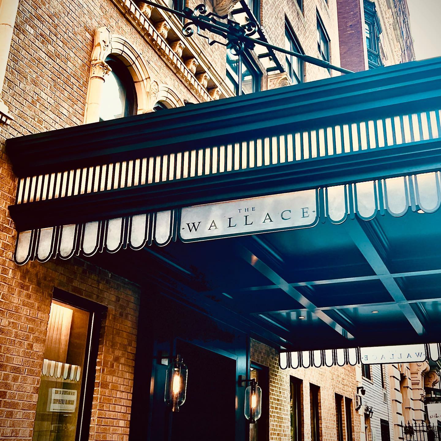 the-wallace-hotel-outside